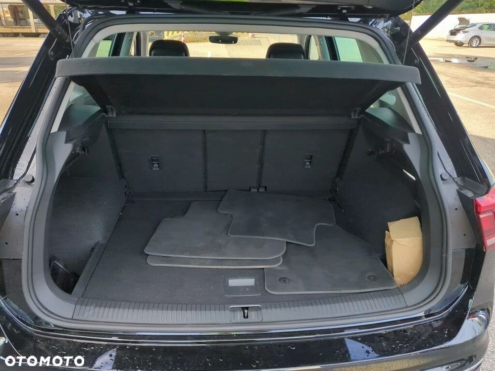 Volkswagen Tiguan - 11