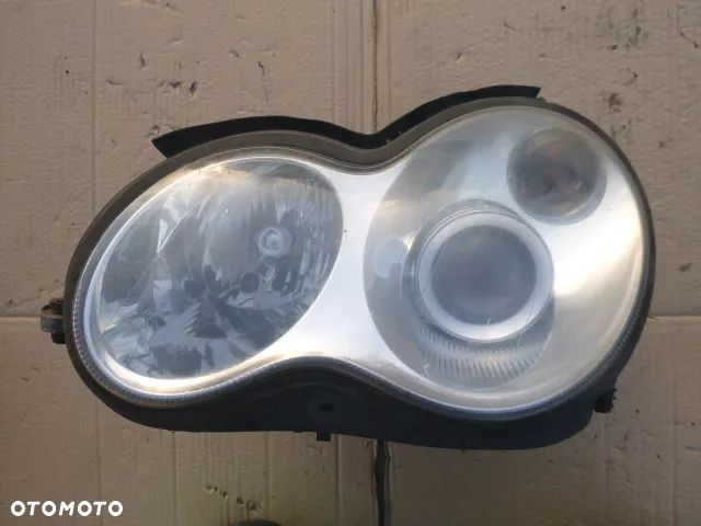 LAMPA LEWY PRZÓD LEWA PRZEDNIA MERCEDES C KLASA W203 LIFT XENON