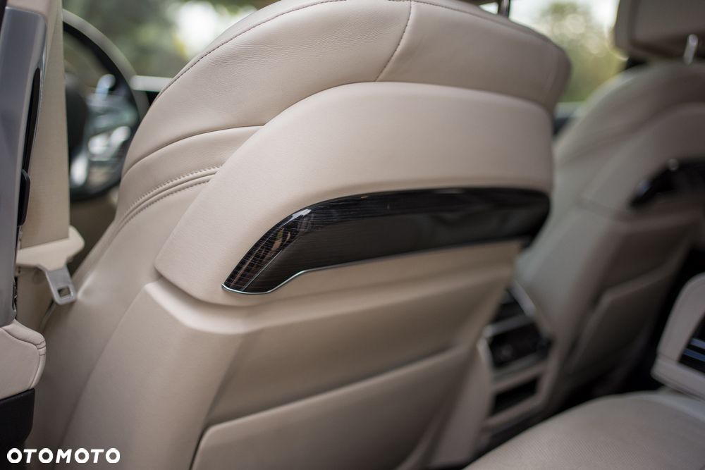 BMW Seria 7 740d xDrive - 32
