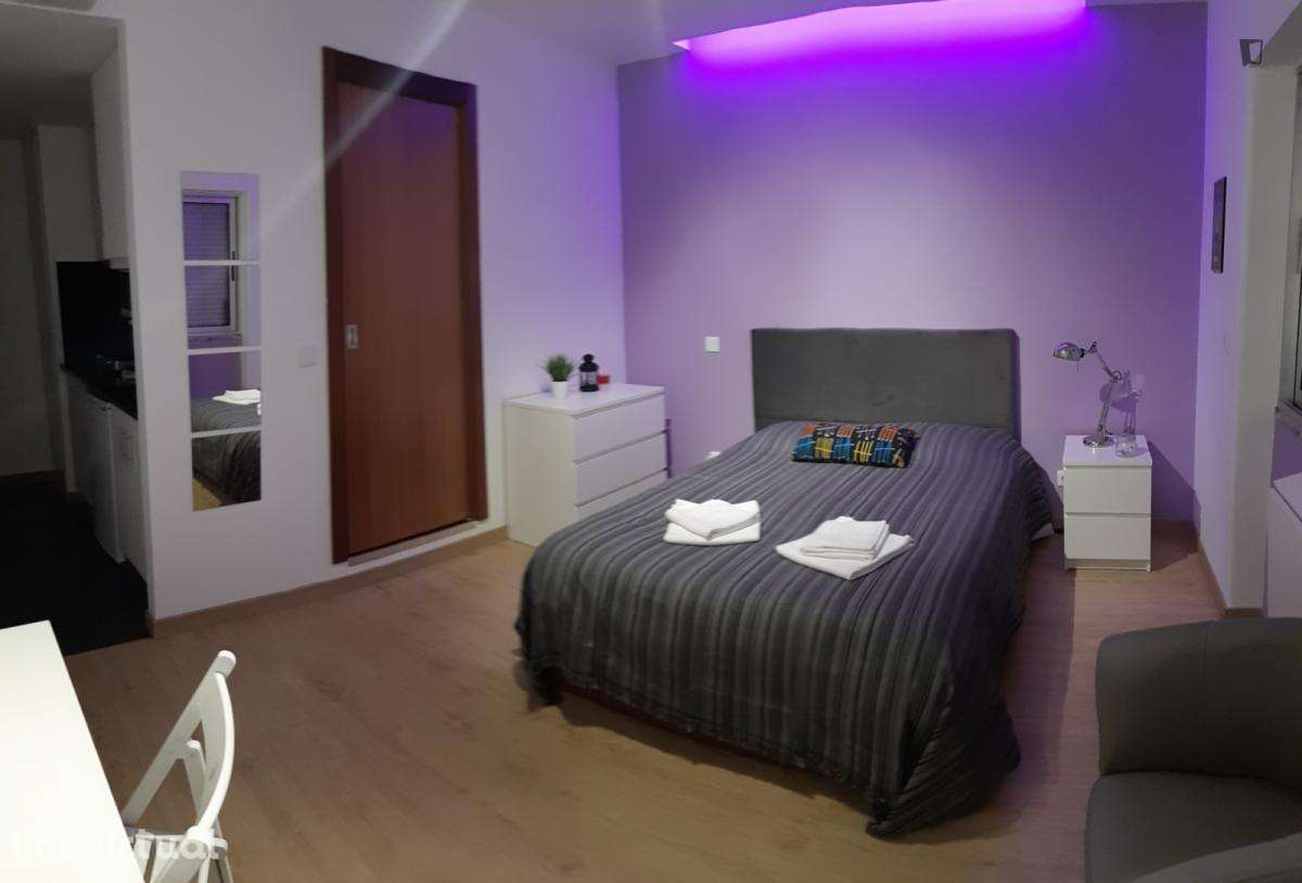 Estúdio - localizado em Baixa Coimbra - Grande imagem: 4/8