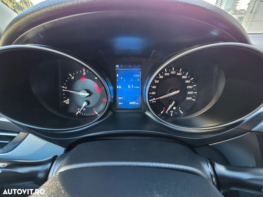 Toyota Avensis 2.0 D-4D Executive - 17