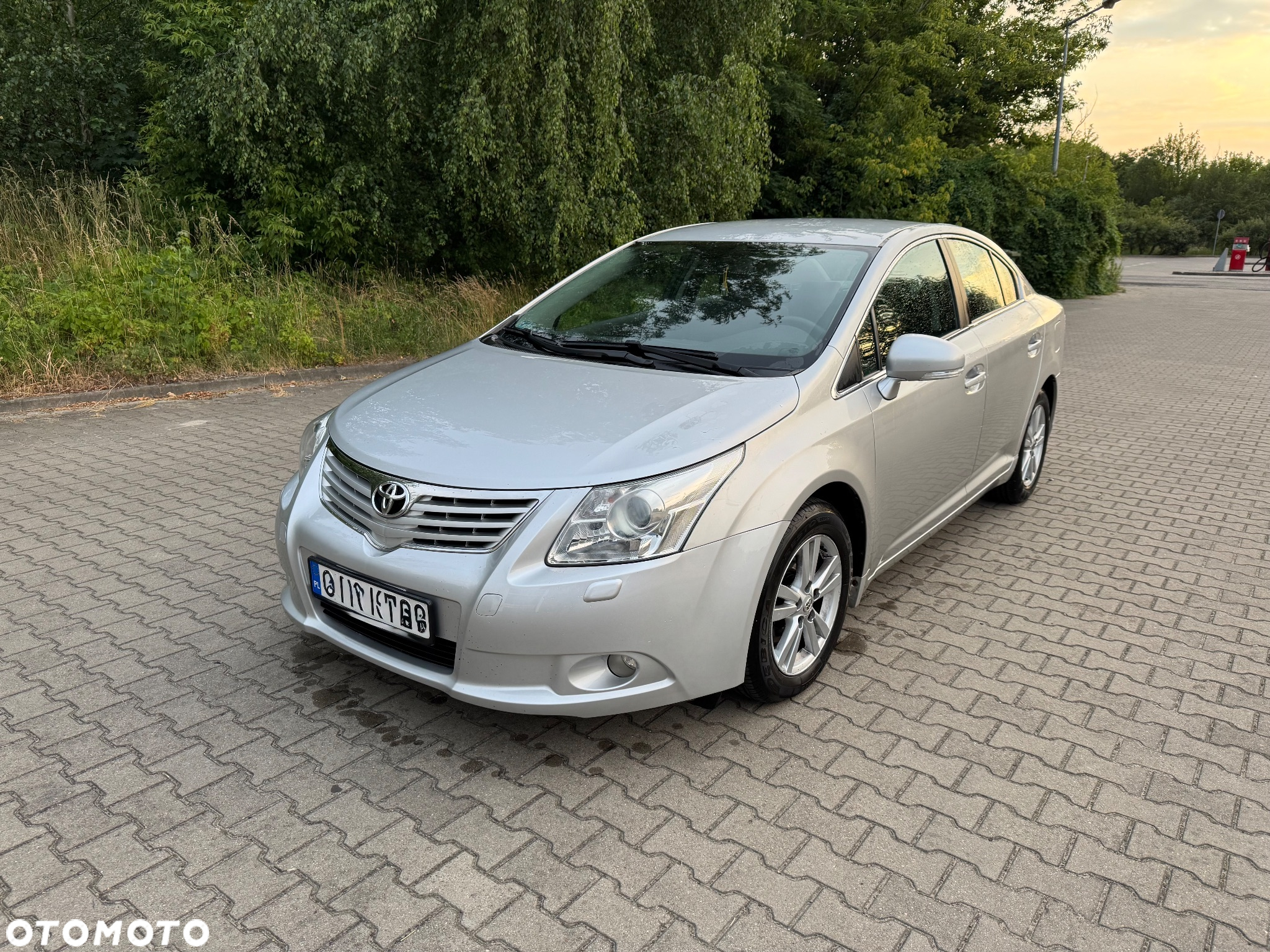 Toyota Avensis 2.0 D-4D Sol - 2