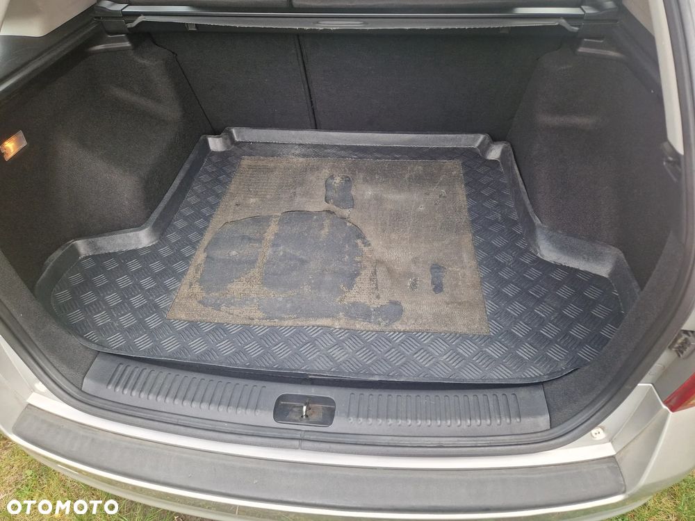 Kia Ceed - 34