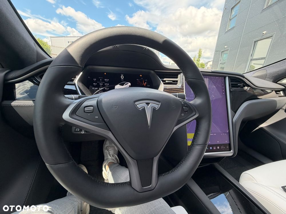 Tesla Model S - 13