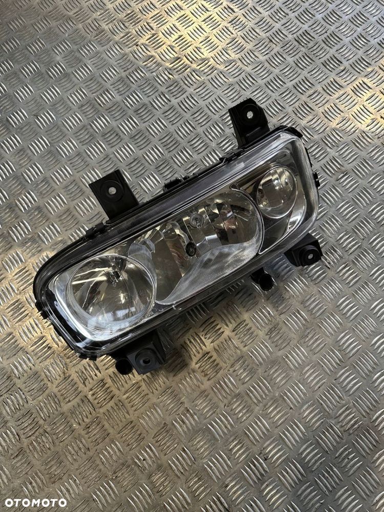 LAMPA REFLEKTOR LEWY MERCEDES ATEGO A9738202261 - 1