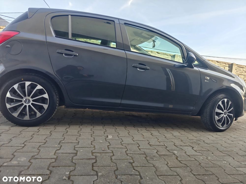 Opel Corsa 1.4 16V Innovation 110 Jahre - 10