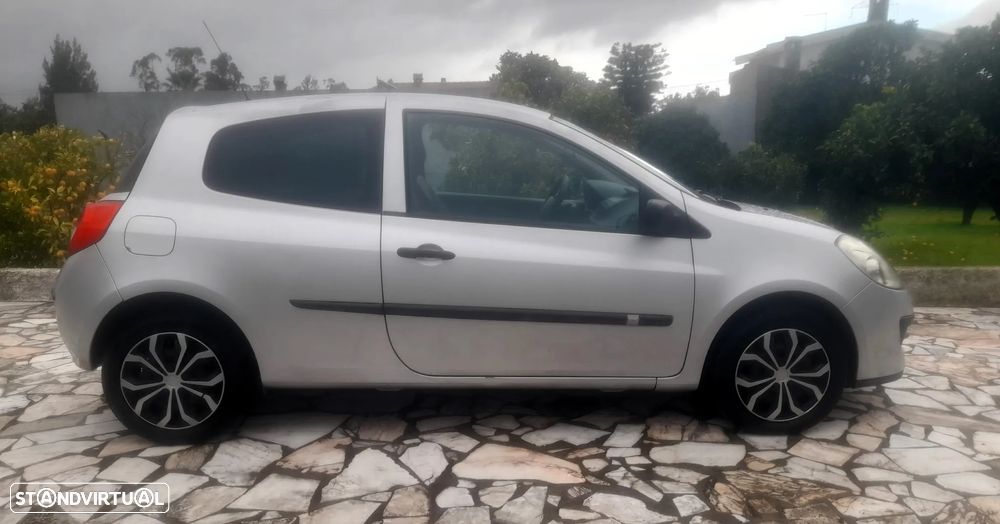 Renault CLIO 1.5 DCI - 10