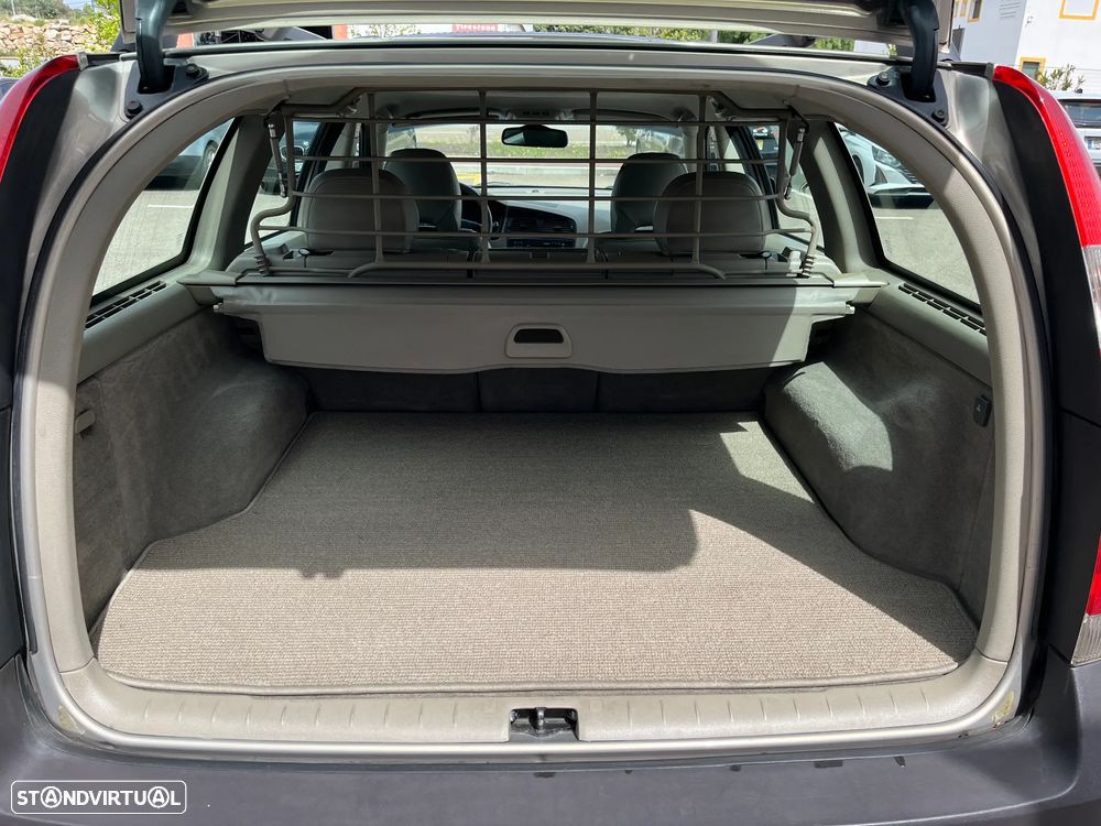 Volvo XC 70 D5 Nivel 2 Auto. - 15