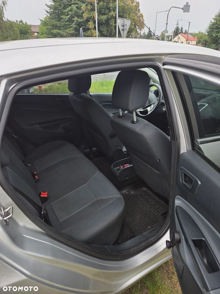 Ford Fiesta 1.4 Autom Titanium - 11