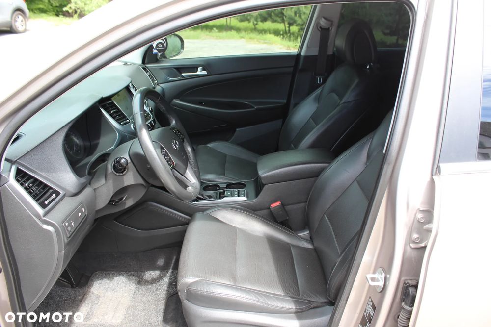 Hyundai Tucson blue 1.7 CRDi 2WD DCT Premium - 34