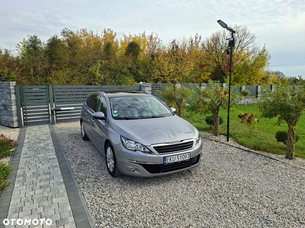 Peugeot 308 - 1
