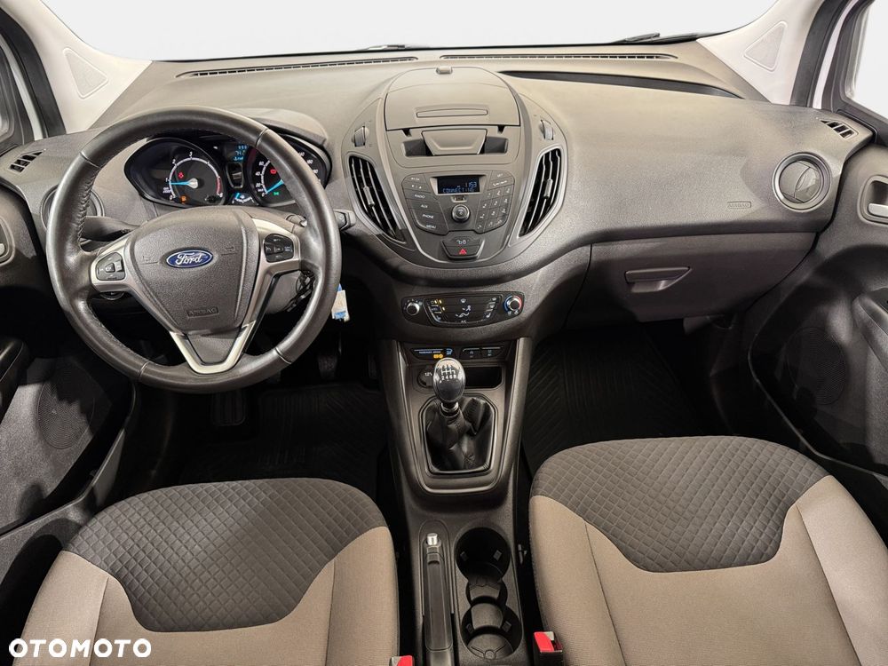 Ford Tourneo Courier - 15