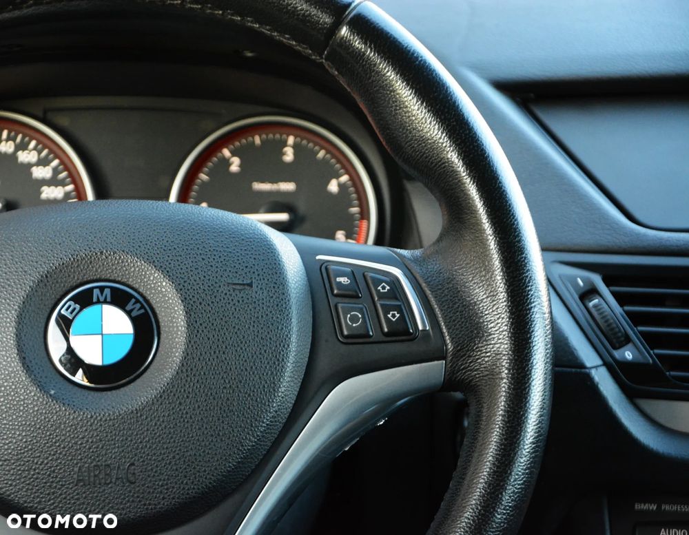 BMW X1 sDrive18d - 24