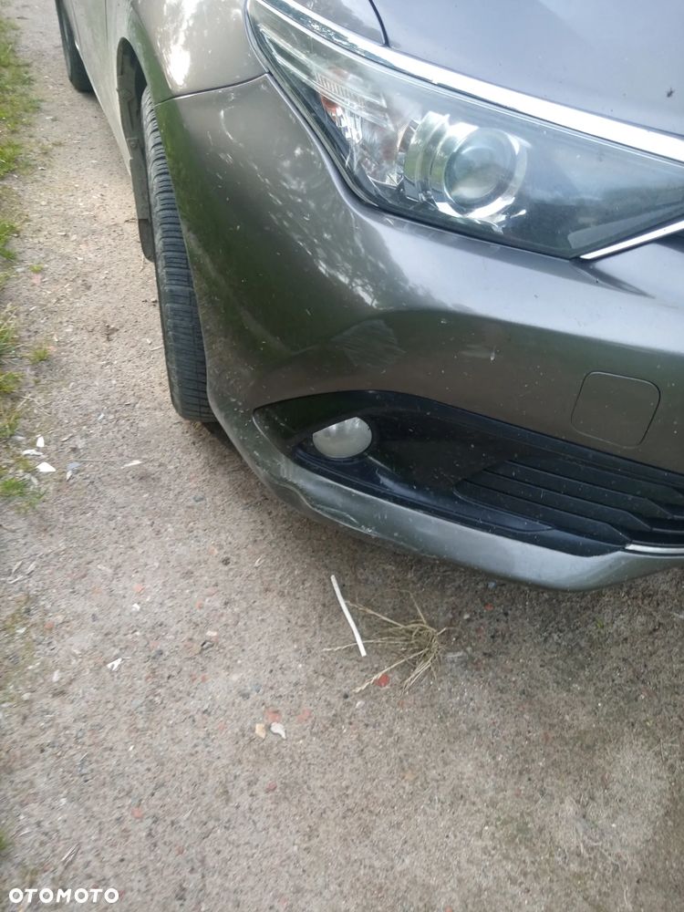 Toyota Auris 1.6 Premium - 11