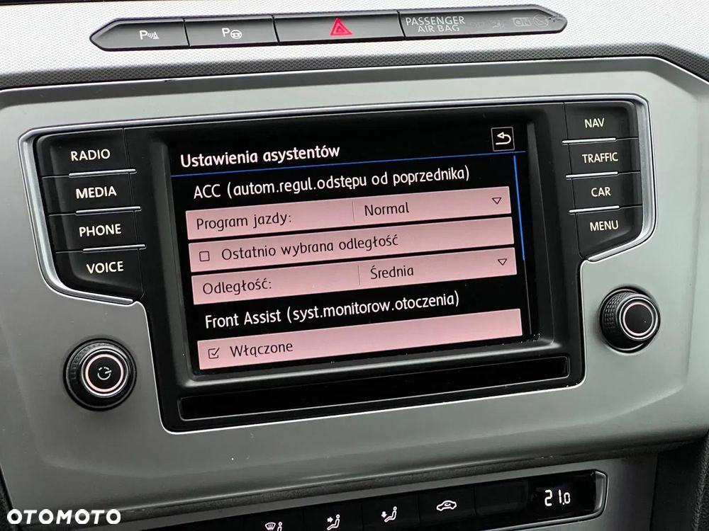 Volkswagen Passat 1.6 TDI SCR DSG - 28