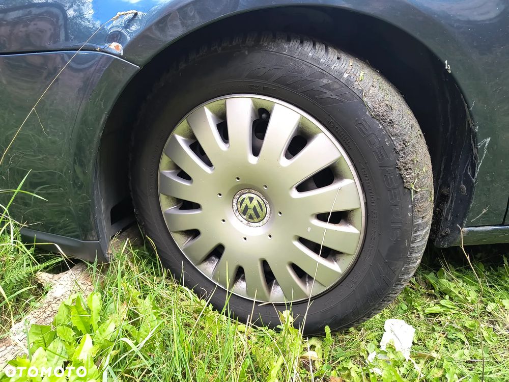 Volkswagen Jetta 1.6 FSI Trendline - 17
