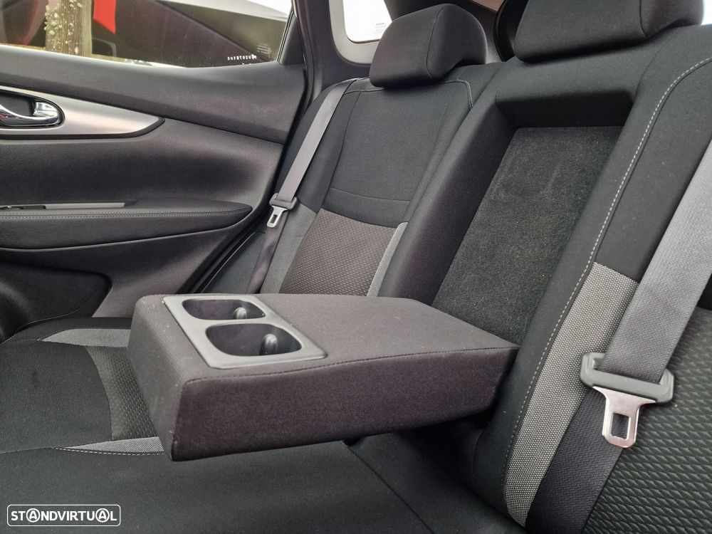 Nissan Qashqai 1.5 dCi N-Connecta DCT - 15