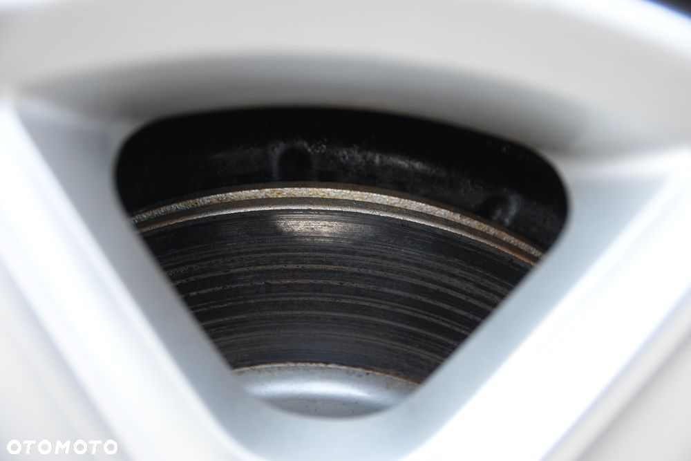 Volkswagen Golf - 19