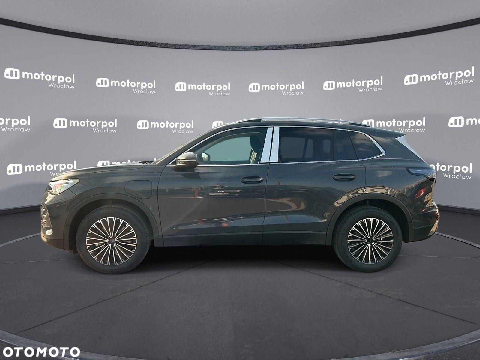 Volkswagen Tiguan - 3
