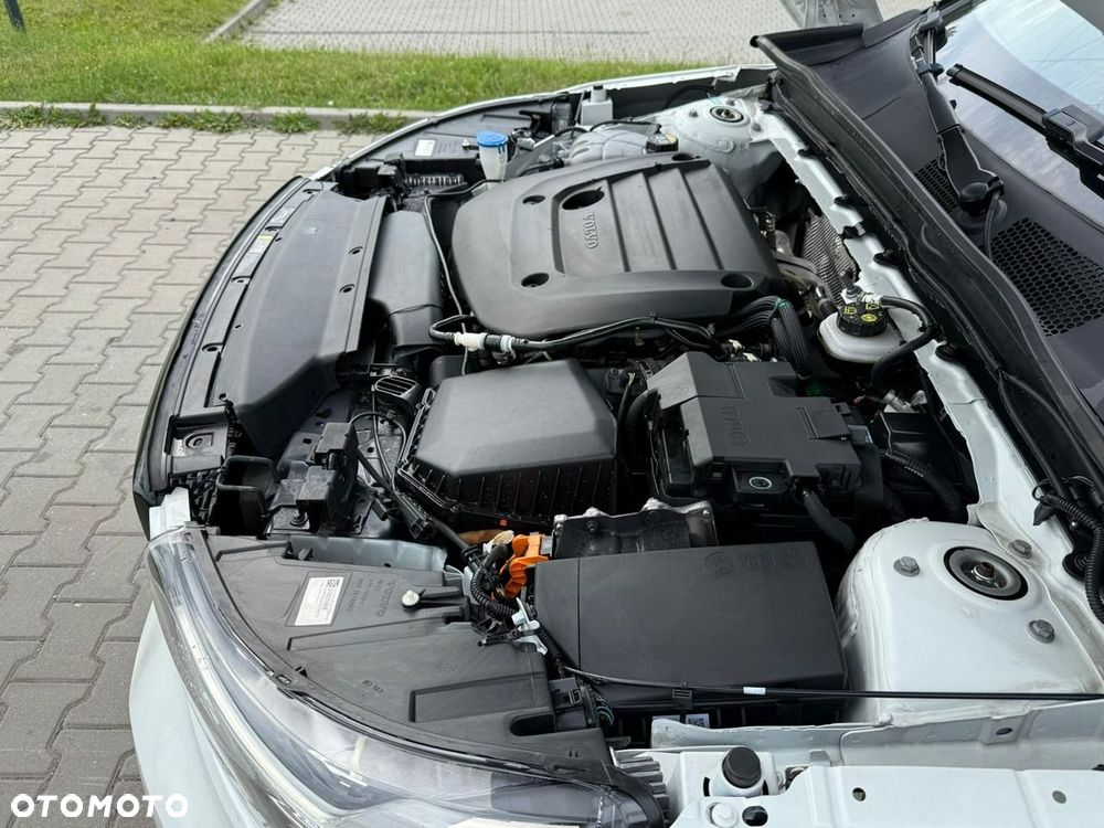 Volvo XC 40 B4 B AWD DKG RDesign - 9