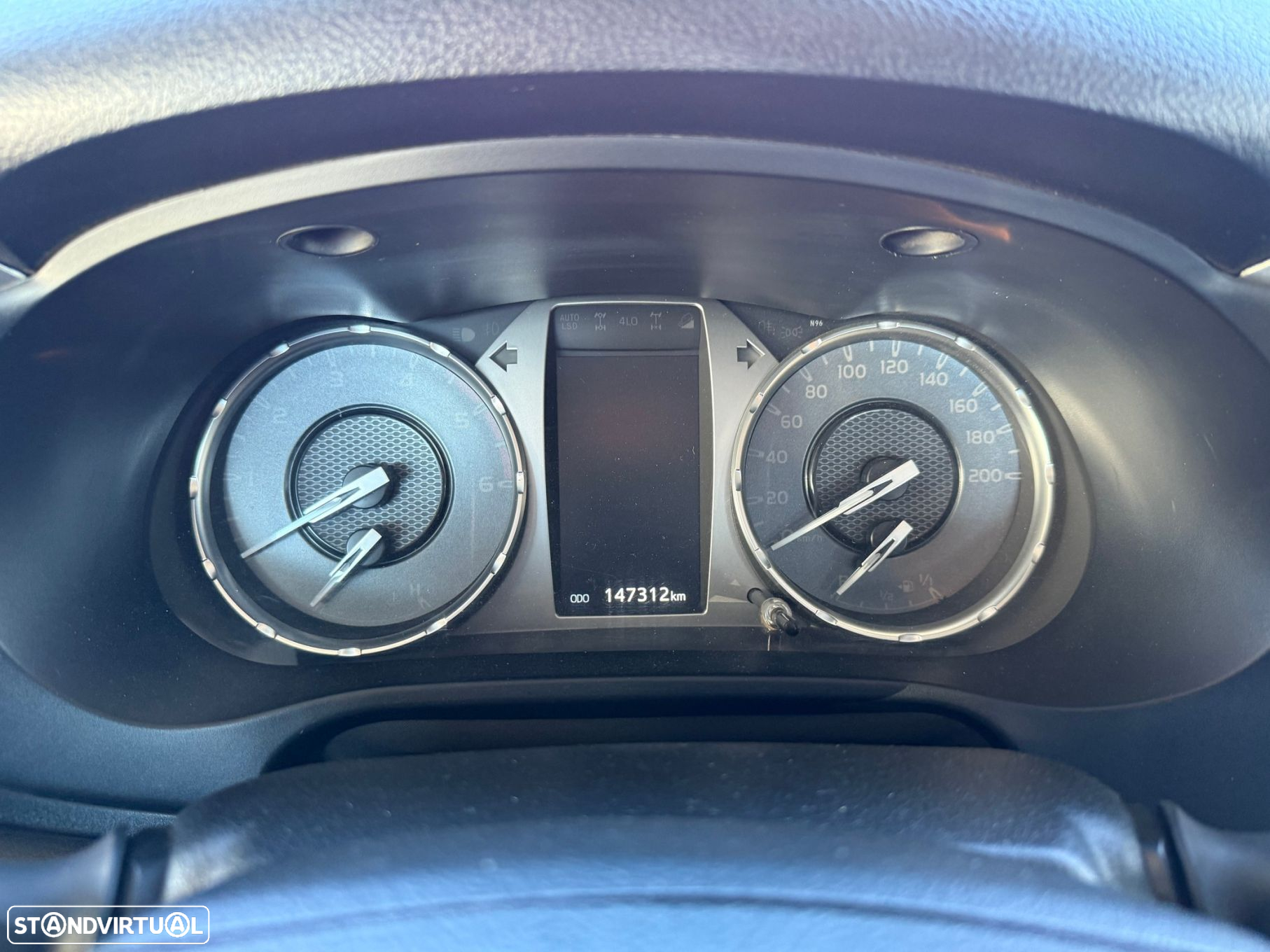Toyota Hilux 2.4 D-4D 4WD CD CH - 15