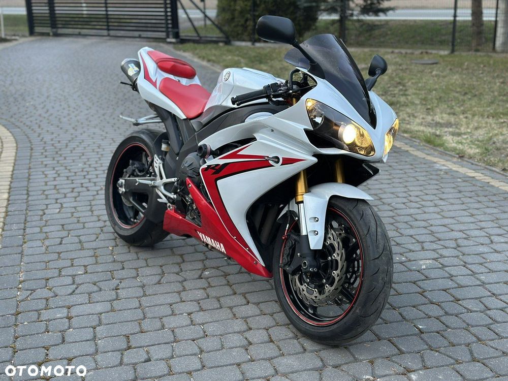 Yamaha R1 - 1