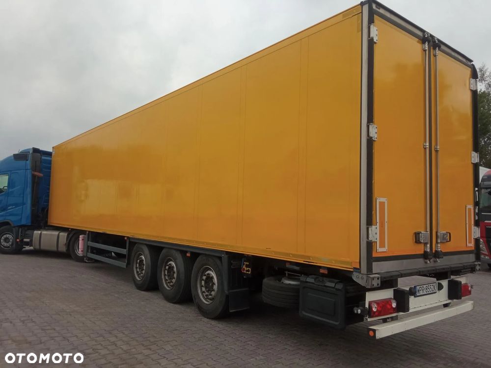Schmitz Cargobull SKO 24L - 19