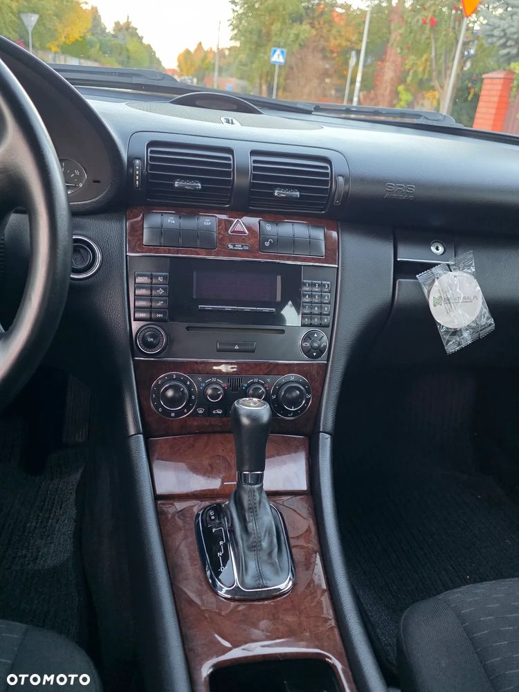Mercedes-Benz Klasa C 200 Kompressor Automatik Classic - 28