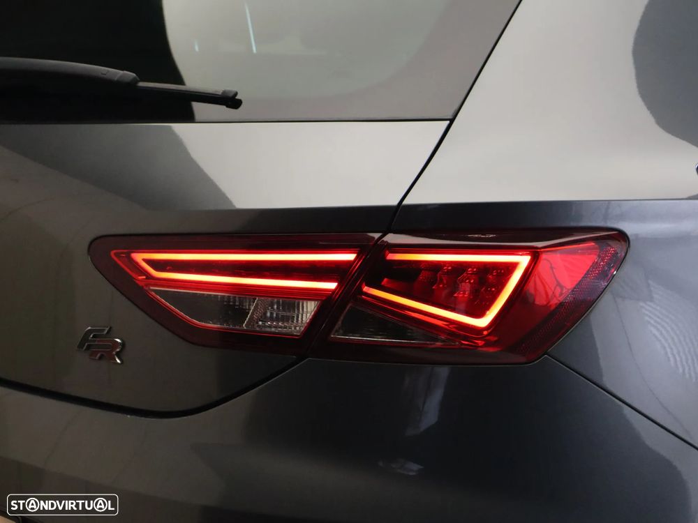 SEAT Leon 2.0 TDI DPF FR - 10