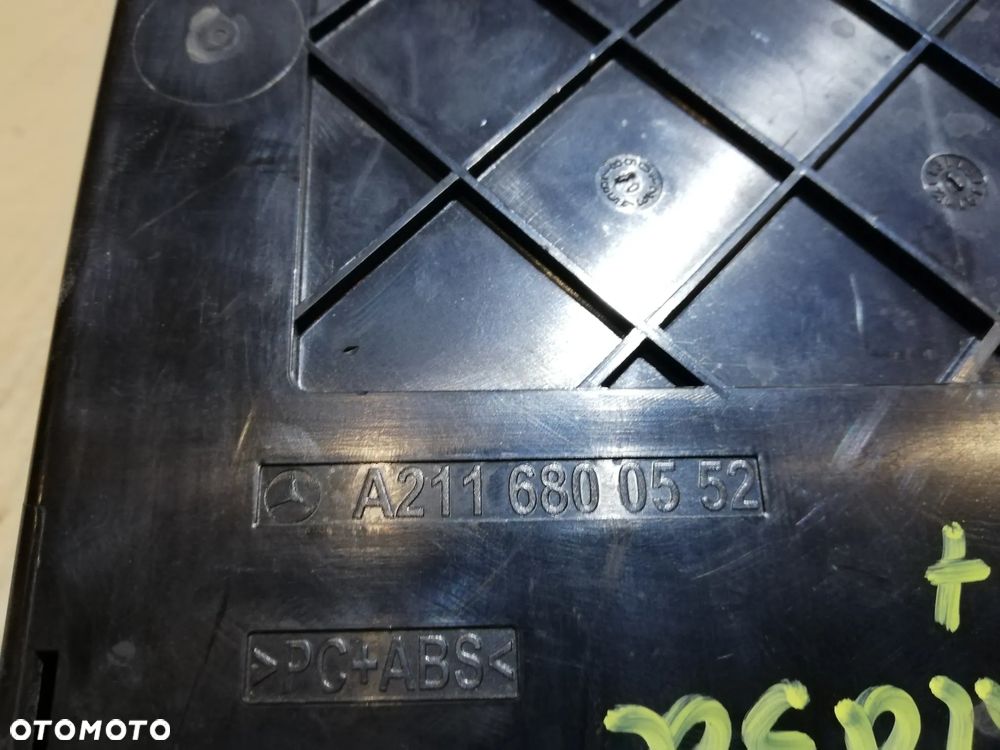 Zmieniarka CD Mercedes W211 A2116800552 - 3