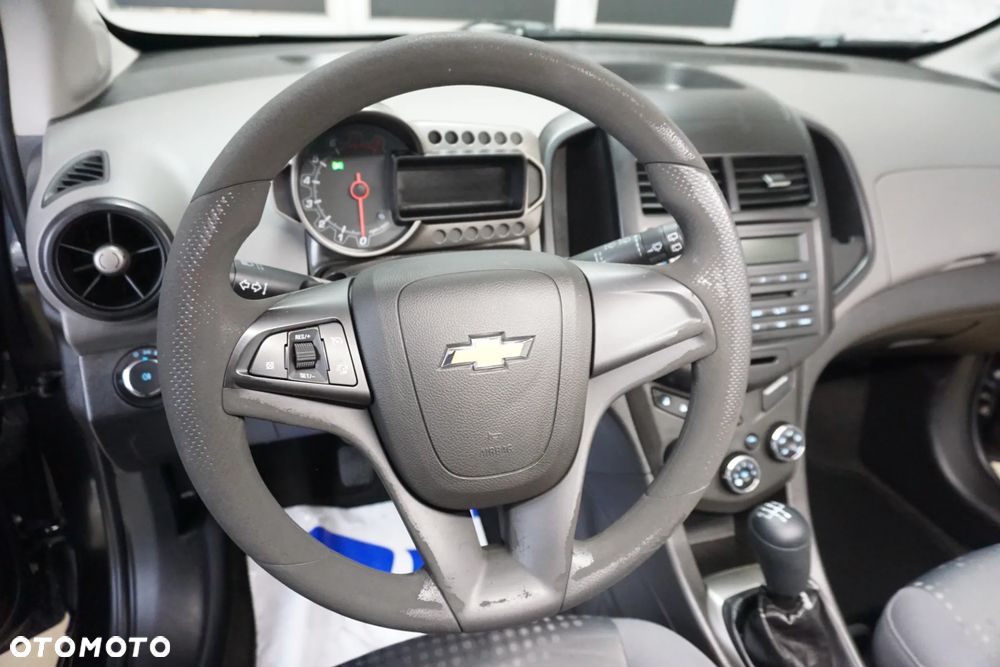 Chevrolet Aveo 1.2 LT - 19