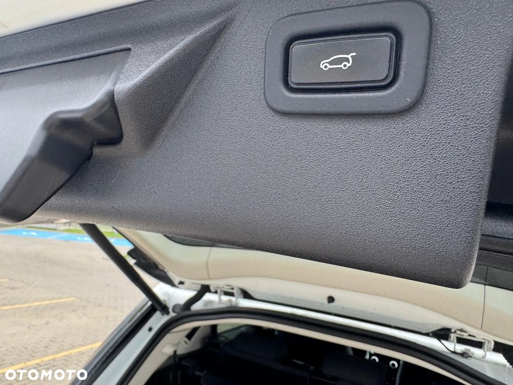 Land Rover Discovery Sport - 18