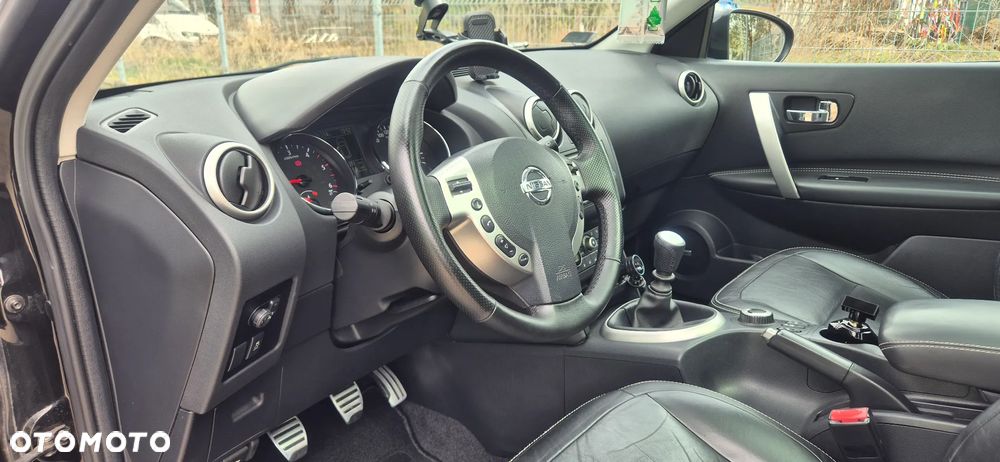 Nissan Qashqai 2.0 dCi 4 x 4 DPF tekna - 17