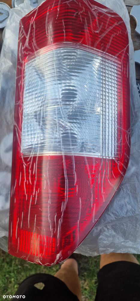 Tylna lampa Sritnter 312 td do 2000r. nowa - 1