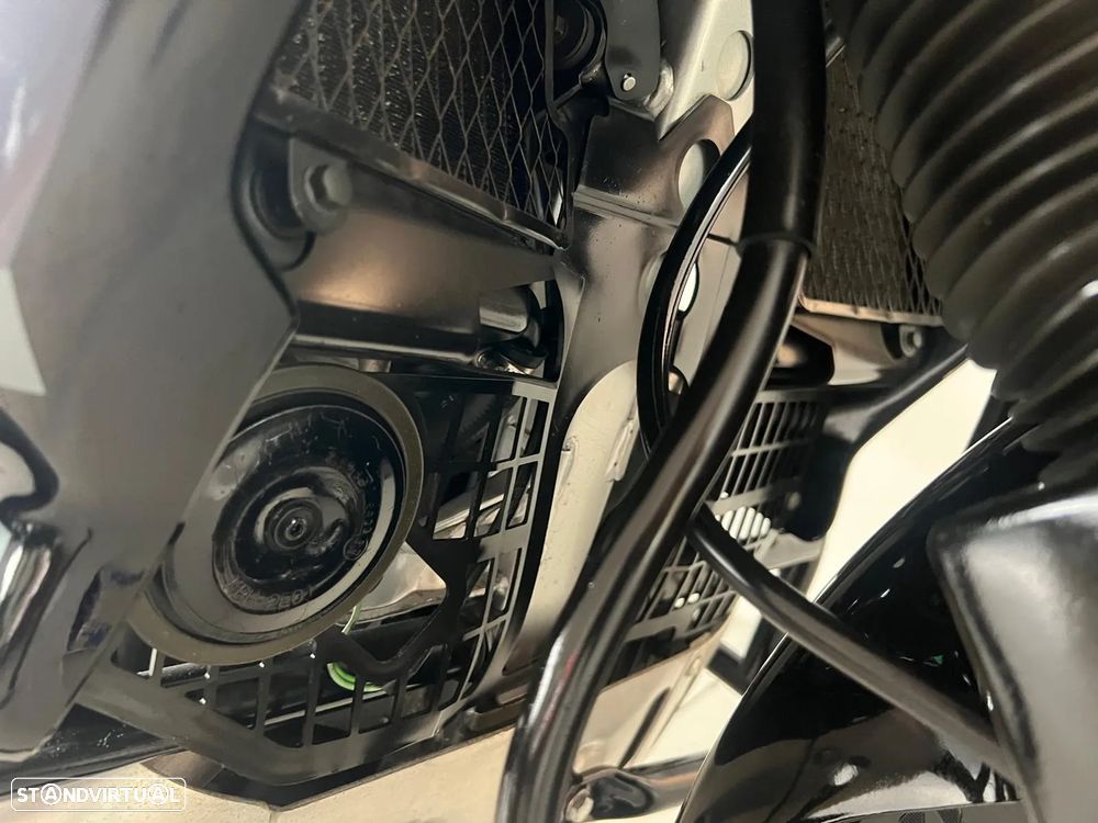 Honda Africa Twin 750 - 23