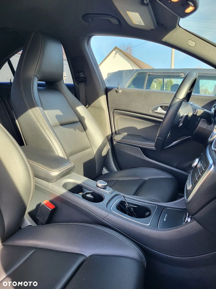 Mercedes-Benz CLA 250 7G-DCT Peak Edition - 14