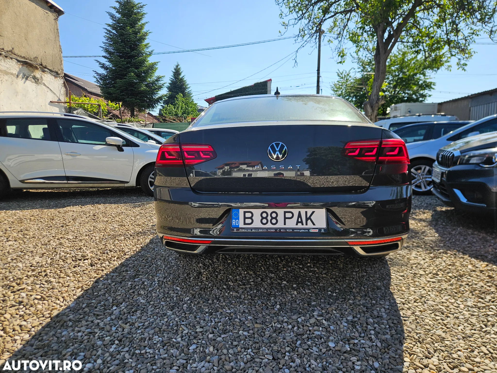 Volkswagen Passat 2.0 TDI Highline - 16