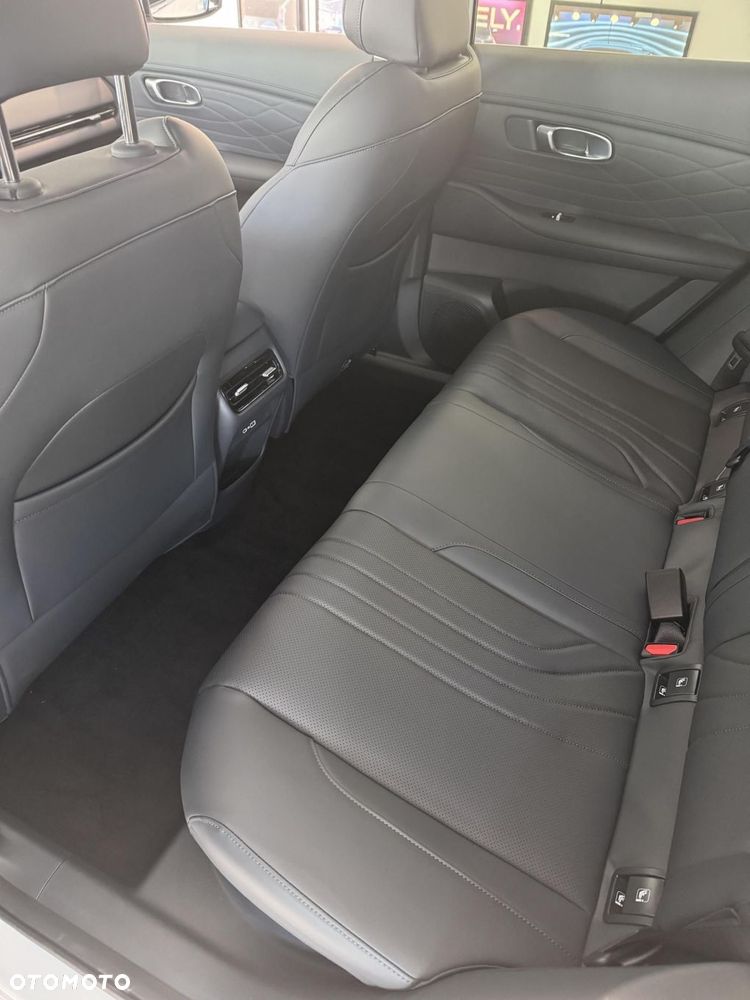 Geely Starray EM-i 1.5 PHEV Pro DHT - 12