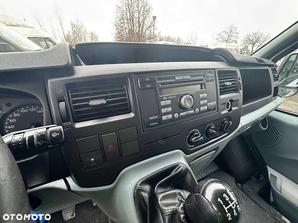 Ford Transit - 12