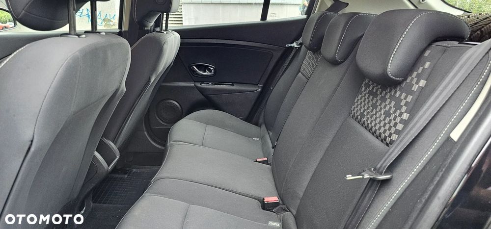 Renault Megane ENERGY TCe 115 Start & Stop Bose Edition - 8