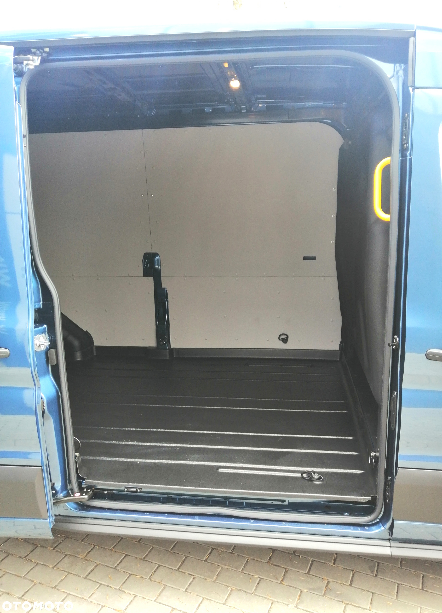 Ford Transit Van - 28