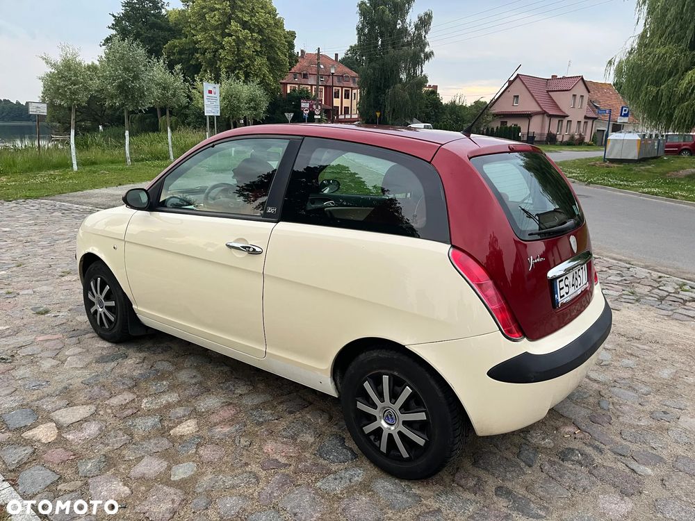 Lancia Ypsilon 1.4 16V Elegante Plus - 2