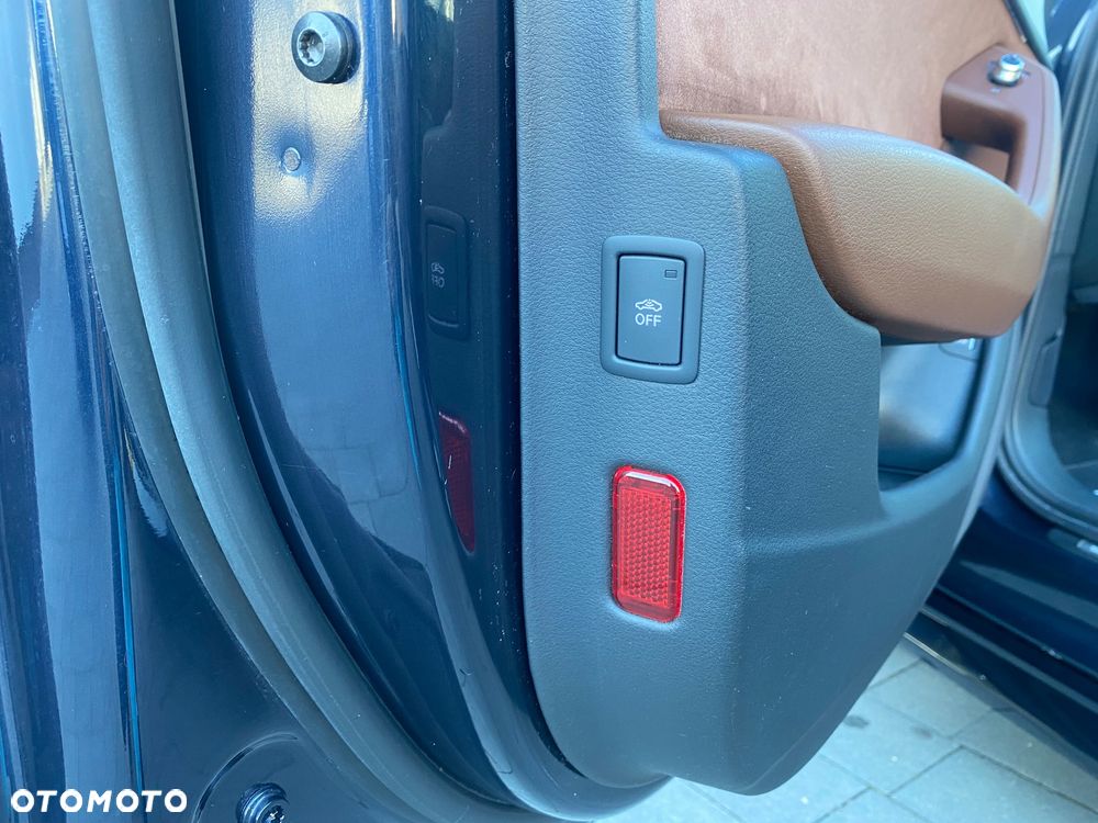 Audi A6 Avant 2.0 TDI quattro S tronic - 31