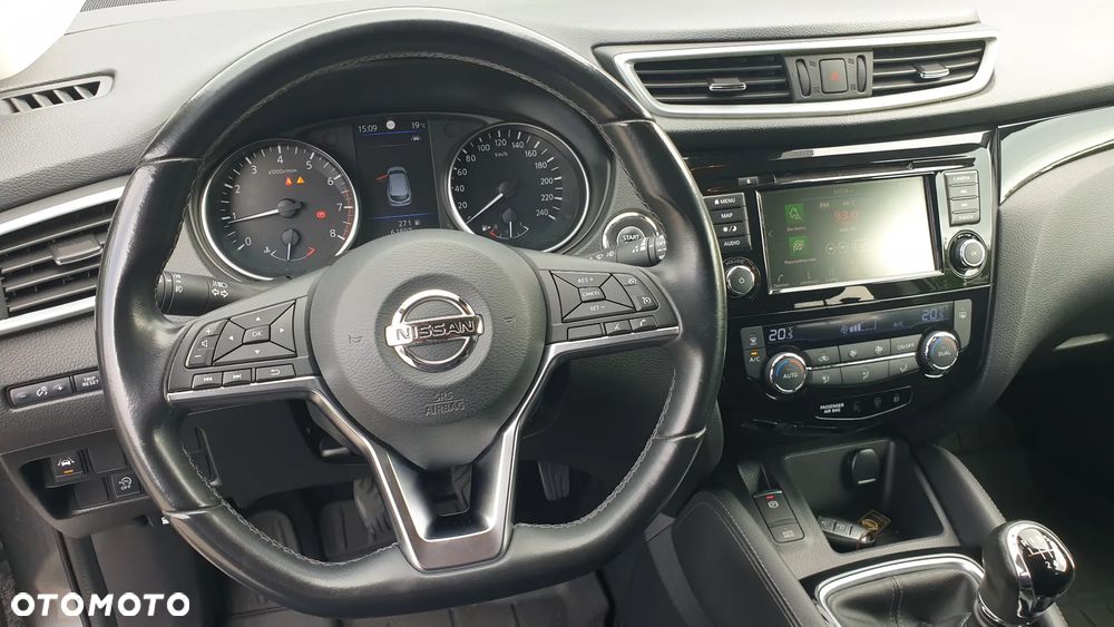 Nissan Qashqai 1.3 DIG-T N-Connecta EU6d - 19