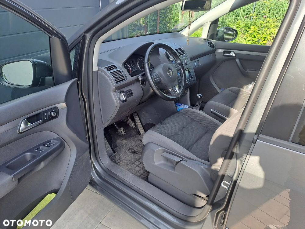 Volkswagen Touran 2.0 TDI DPF BlueMotion Technology MATCH - 9
