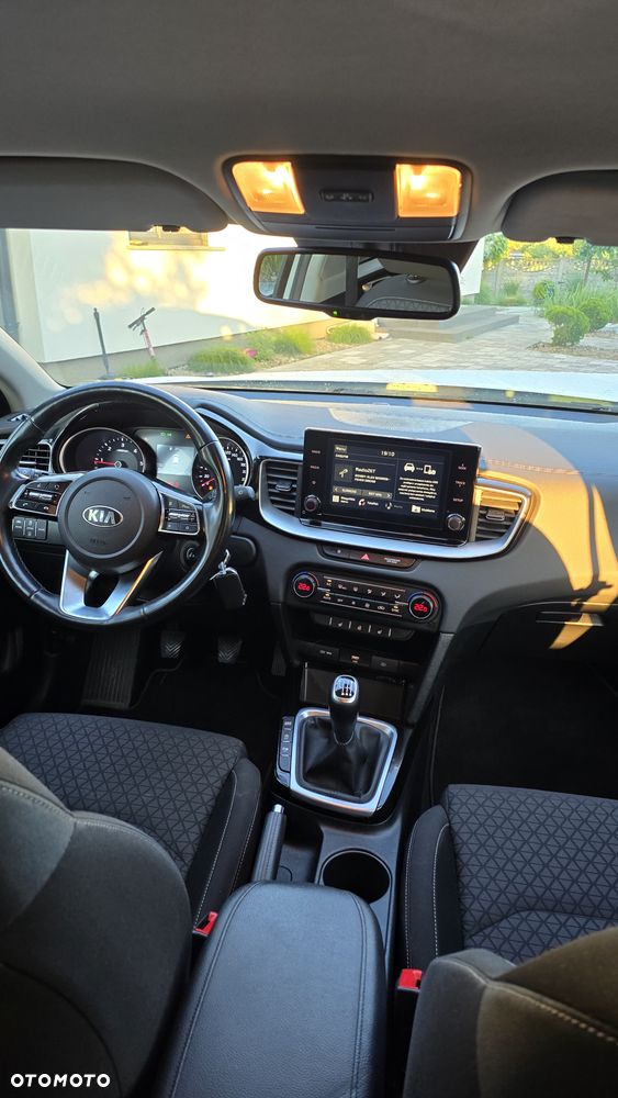 Kia Ceed 1.6 CRDi mHEV Business Line - 15