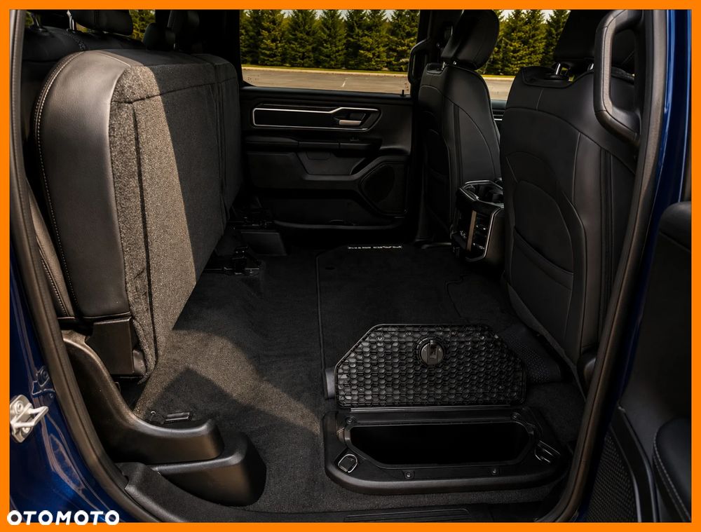 RAM 1500 Crew Cab Shortbed Bighorn - 17