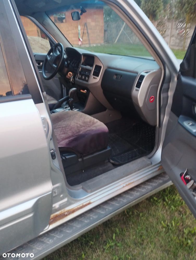 Mitsubishi Pajero 3.2 DID Instyle DAKAR - 9