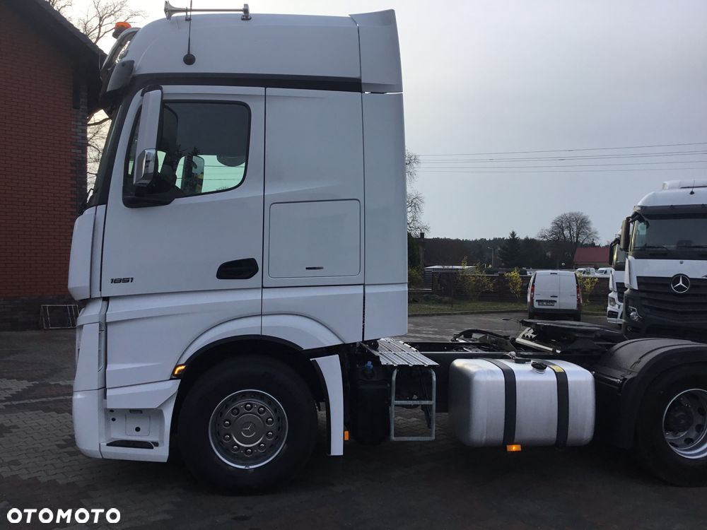 Mercedes-Benz ACTROS - 4