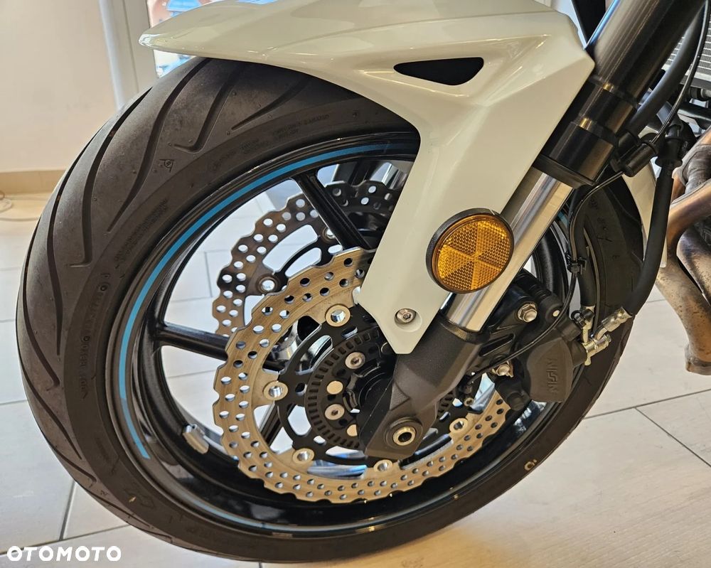 Kawasaki Versys 650 - 12